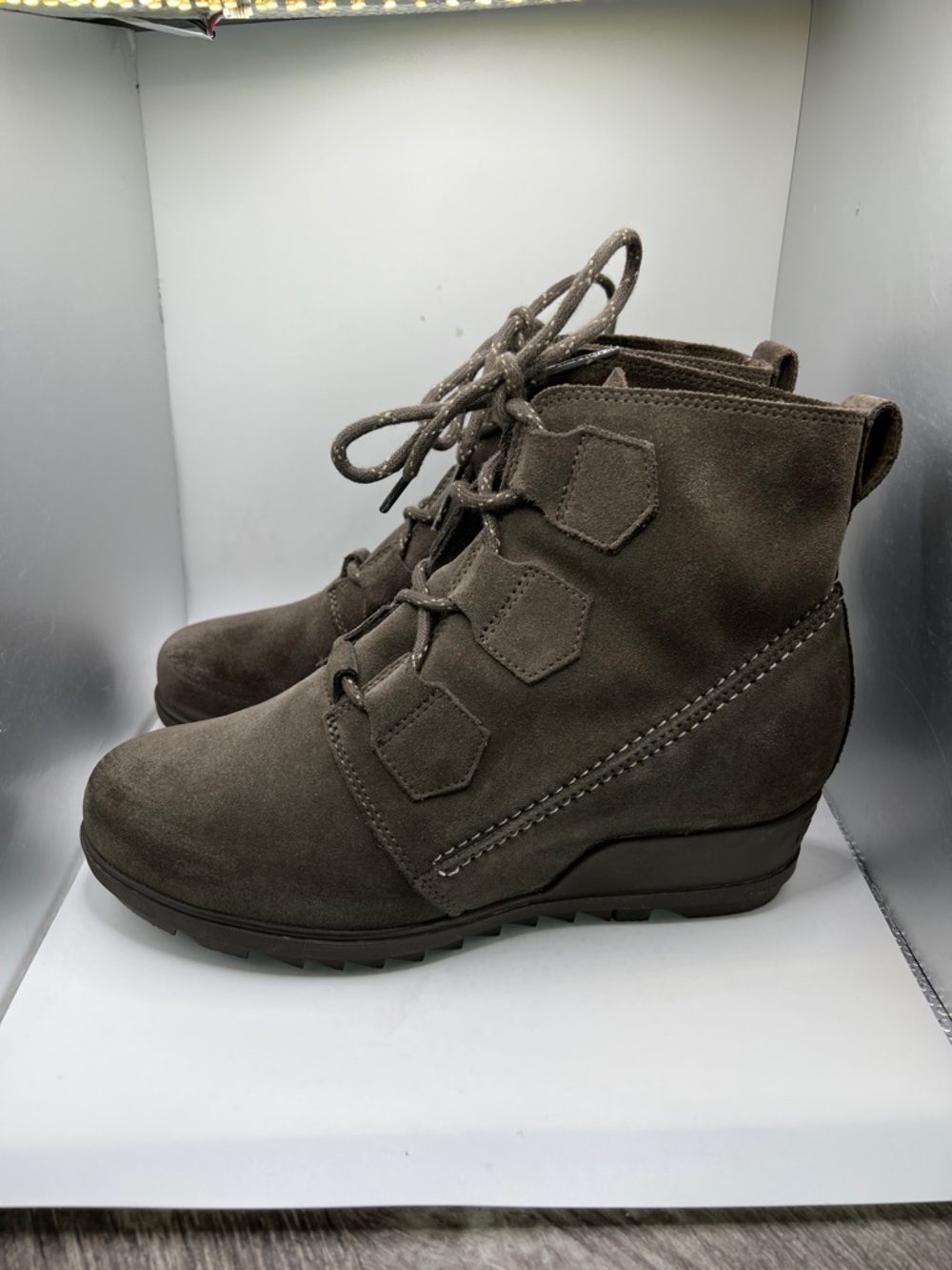 Women’s Sorel Evie Lace Wedge Boots Size 9